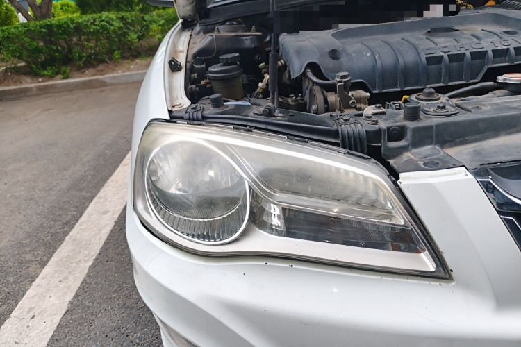 Used Hyundai Elantra 2012 1.6L Manual CNG Dual-Fuel Version Right Front Headlight