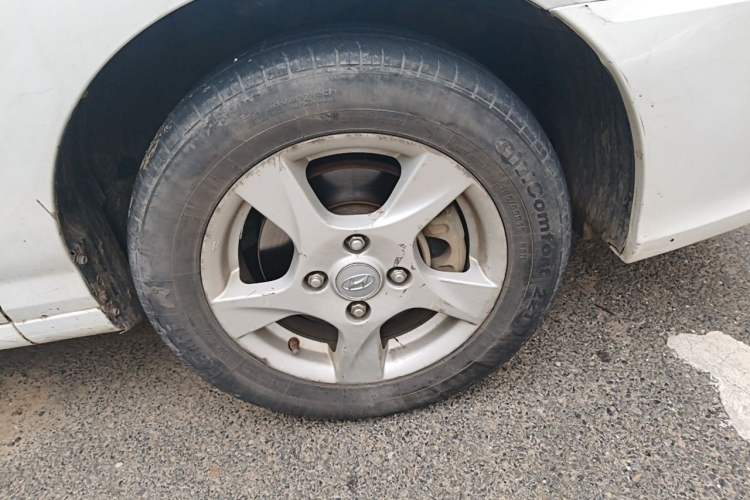 Used Hyundai Elantra 2012 1.6L Manual CNG Dual-Fuel Version Right Front Wheel Hub