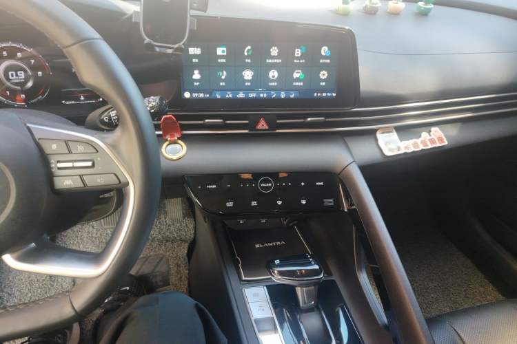 Used Hyundai Elantra 2021 1.5L CVT LUX Prestige Edition Audio And AC Panel