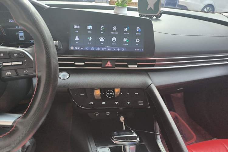 Used Hyundai Elantra 2021 1.5L CVT LUX Prestige Edition Audio And AC Panel
