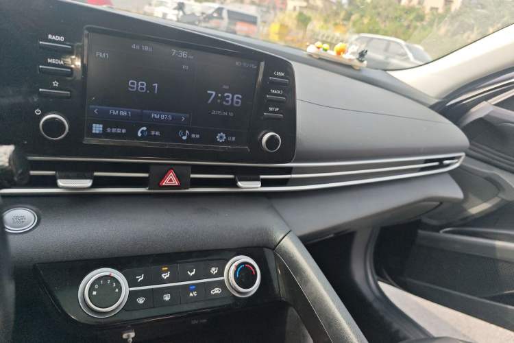 Used Hyundai Elantra 2021 1.5L CVT GLX Elite Edition Audio And AC Panel