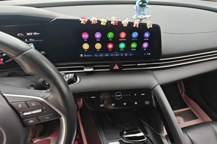 Used Hyundai Elantra 2021 1.5L CVT LUX Prestige Edition Audio And AC Panel