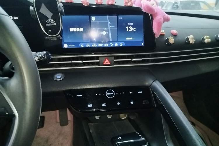 Used Hyundai Elantra 2021 1.5L CVT LUX Prestige Edition Audio And AC Panel