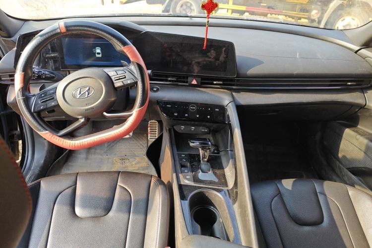 Used Hyundai Elantra 2021 240TGDi DCT TOP Flagship Edition Center Console