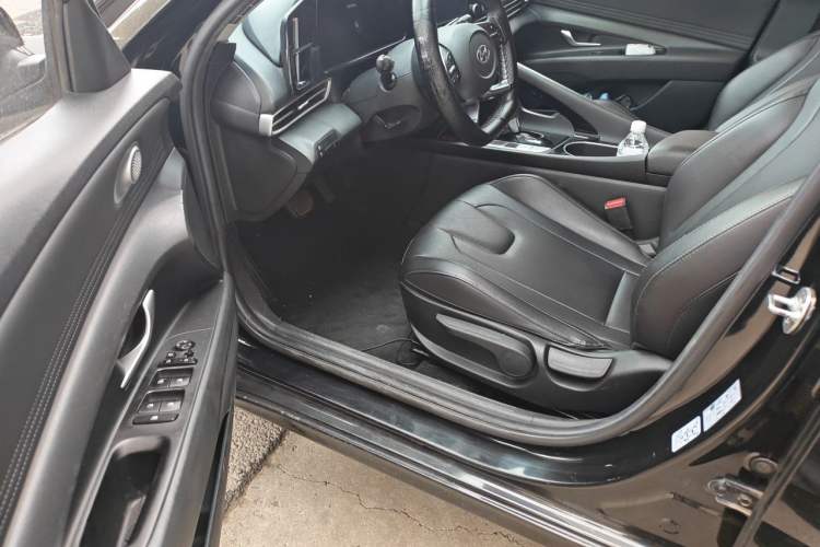 Used Hyundai Elantra 2021 1.5L CVT GLX Elite Edition Driver Seat