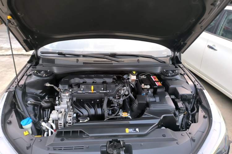 Used Hyundai Elantra 2021 1.5L CVT GLX Elite Edition Engine Bay