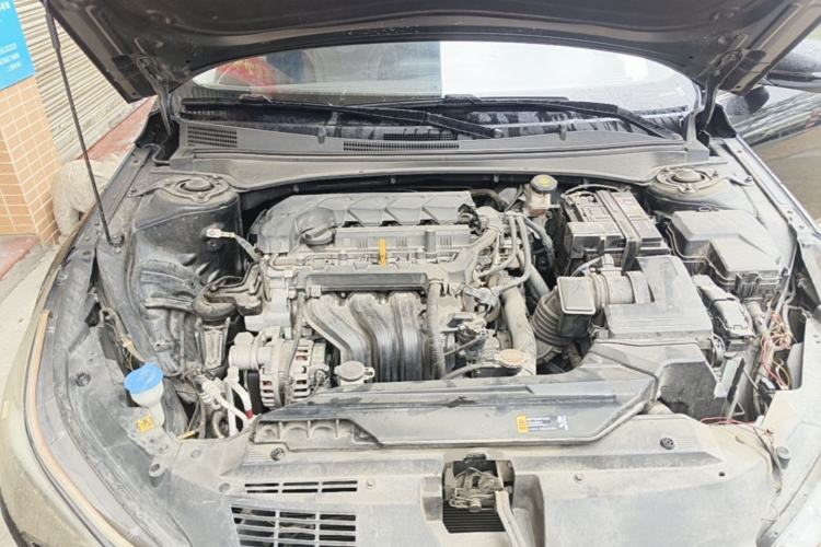 Used Hyundai Elantra 2021 1.5L CVT LUX Prestige Edition Engine Bay