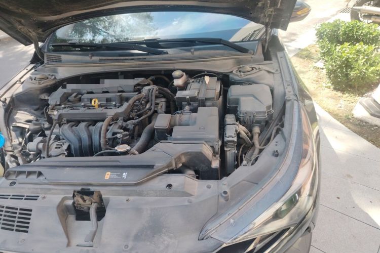 Used Hyundai Elantra 2021 1.5L CVT LUX Prestige Edition Engine Bay Left
