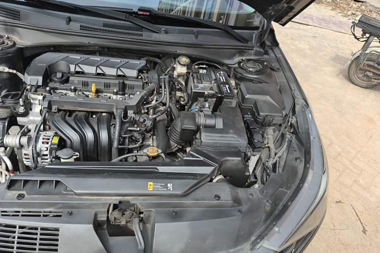 Used Hyundai Elantra 2021 1.5L CVT LUX Prestige Edition Engine Bay Left