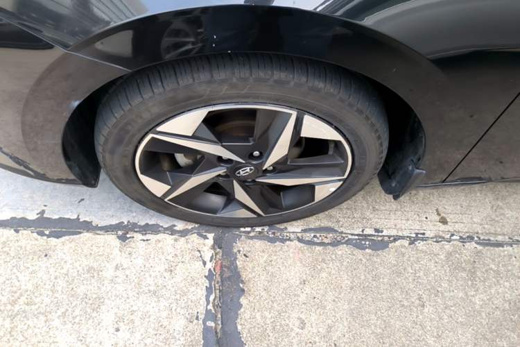 Used Hyundai Elantra 2021 1.5L CVT GLX Elite Edition Exterior 4