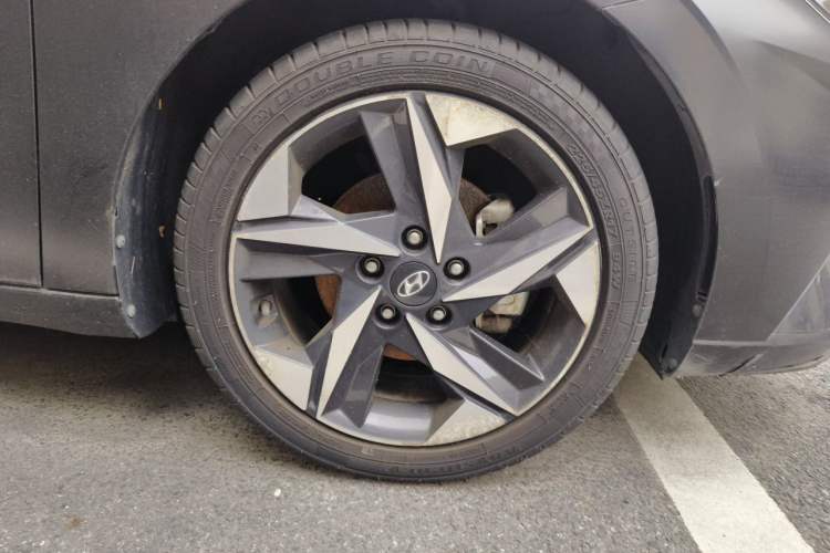Used Hyundai Elantra 2021 1.5L CVT LUX Prestige Edition Exterior 7