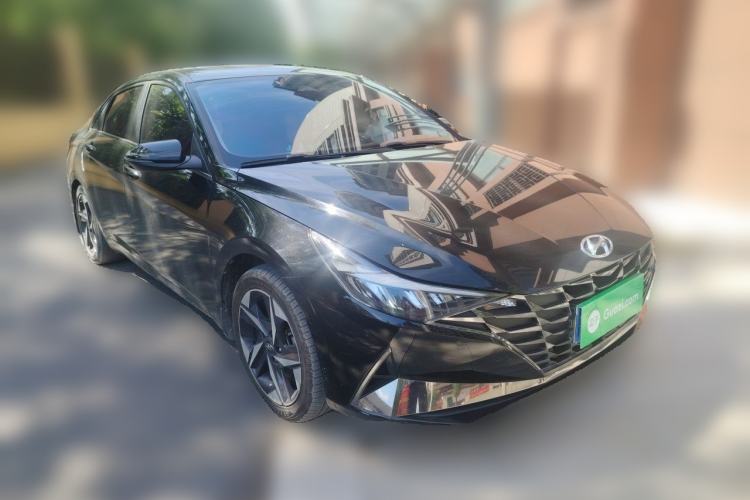 Used Hyundai Elantra 2021 1.5L CVT LUX Prestige Edition Front Right 45 Deg