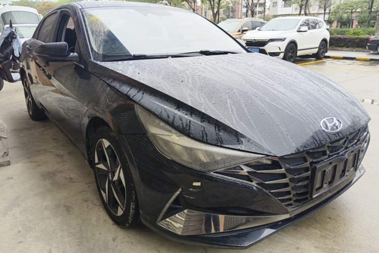Used Hyundai Elantra 2021 1.5L CVT LUX Prestige Edition Front Right 45 Deg