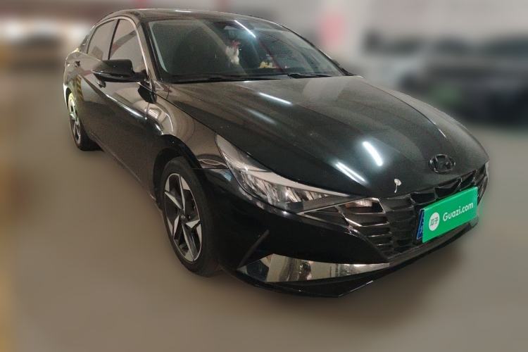 Used Hyundai Elantra 2021 1.5L CVT LUX Prestige Edition Front Right 45 Deg