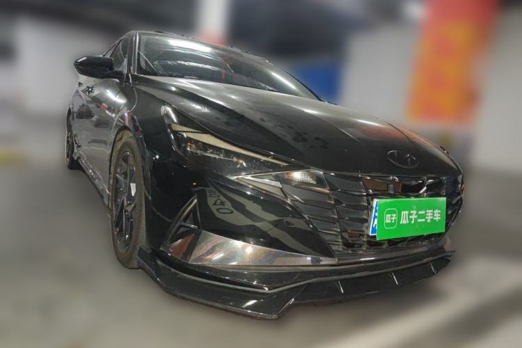 Used Hyundai Elantra 2021 1.5L CVT LUX Prestige Edition Front Right 45 Deg