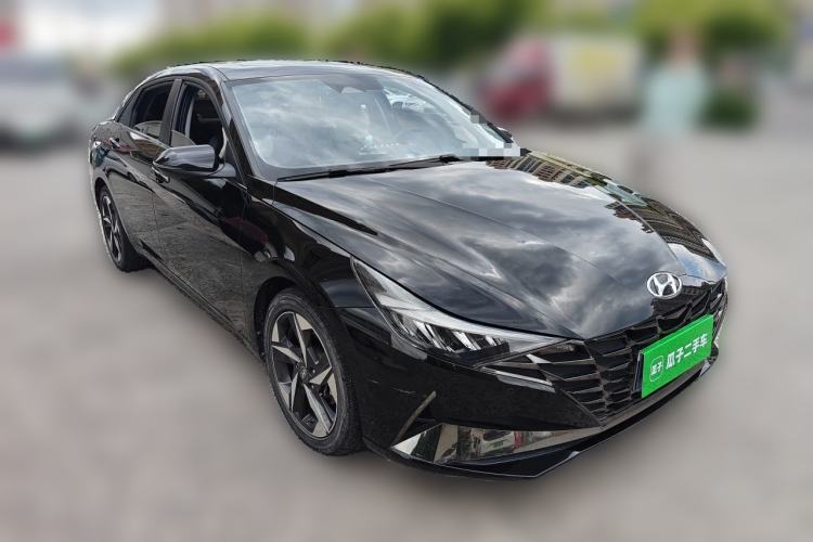 Used Hyundai Elantra 2021 1.5L CVT LUX Prestige Edition Front Right 45 Deg