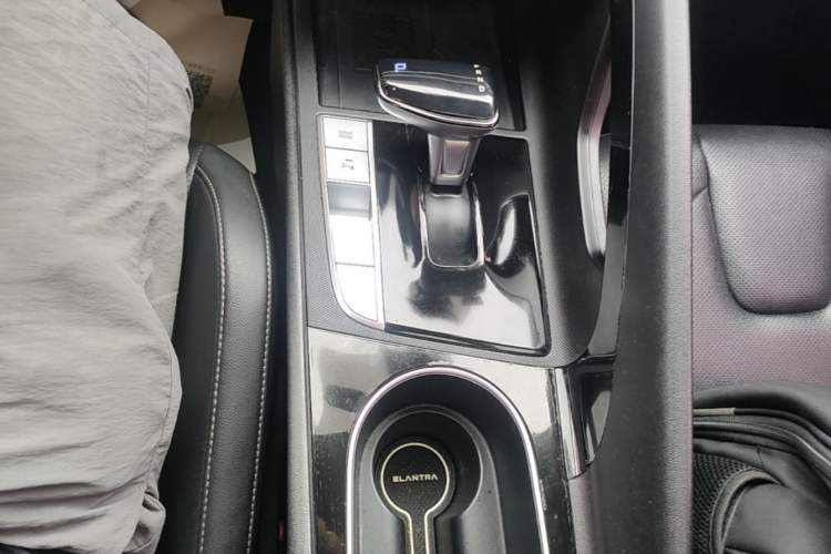 Used Hyundai Elantra 2021 1.5L CVT LUX Prestige Edition Gear Lever