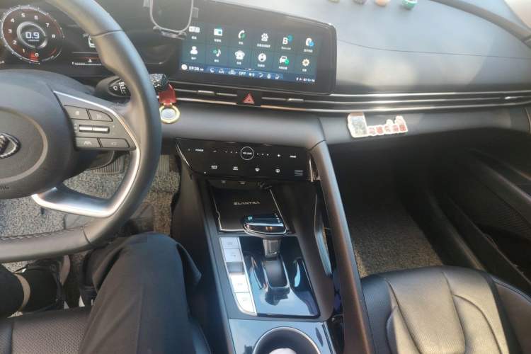 Used Hyundai Elantra 2021 1.5L CVT LUX Prestige Edition Gear Lever