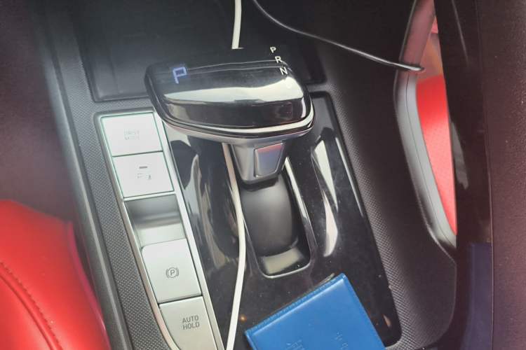 Used Hyundai Elantra 2021 1.5L CVT LUX Prestige Edition Gear Lever