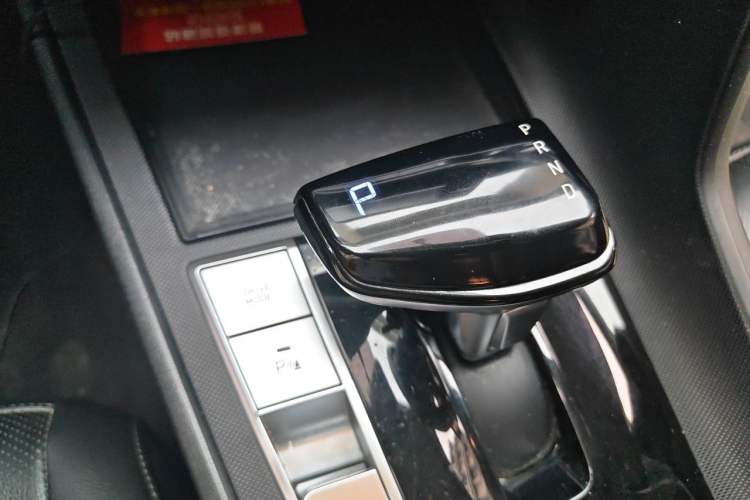 Used Hyundai Elantra 2021 1.5L CVT GLX Elite Edition Gear Lever