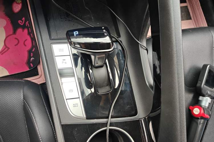 Used Hyundai Elantra 2021 1.5L CVT LUX Prestige Edition Gear Lever
