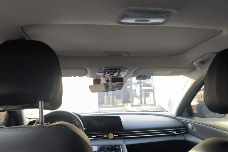 Used Hyundai Elantra 2021 1.5L CVT LUX Prestige Edition Headliner