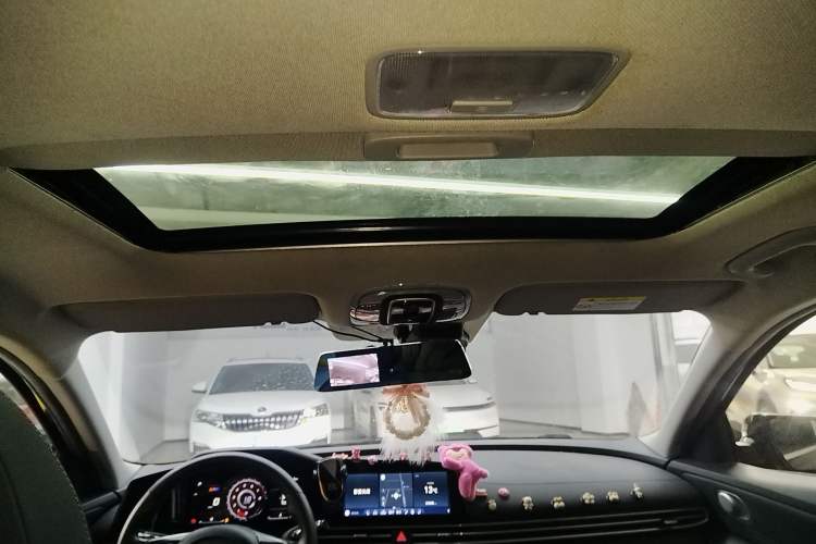 Used Hyundai Elantra 2021 1.5L CVT LUX Prestige Edition Headliner