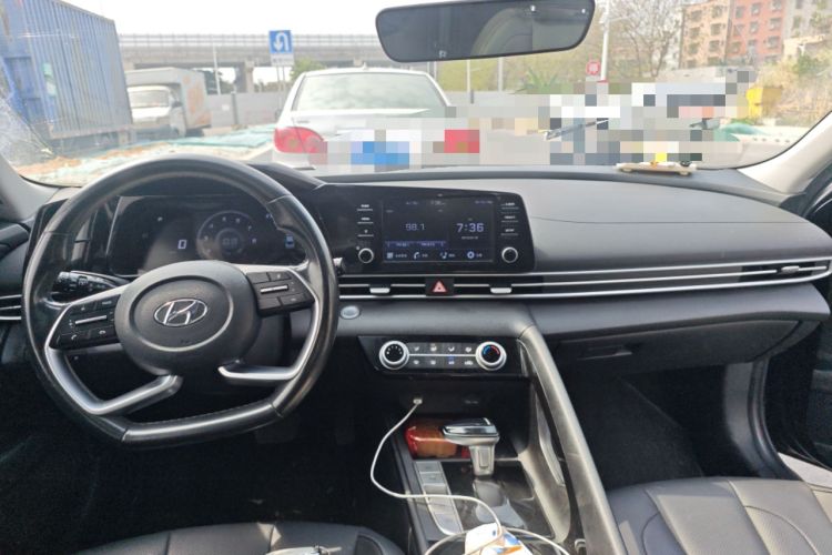 Used Hyundai Elantra 2021 1.5L CVT GLX Elite Edition Interior 2