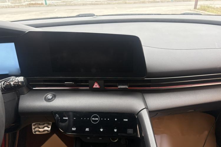 Used Hyundai Elantra 2021 240TGDi DCT TOP Flagship Edition Interior 3