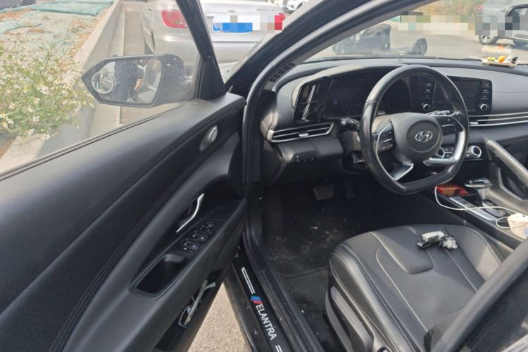 Used Hyundai Elantra 2021 1.5L CVT GLX Elite Edition Interior 3