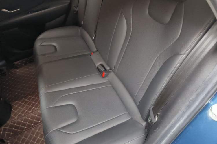 Used Hyundai Elantra 2021 1.5L CVT LUX Prestige Edition Interior 4