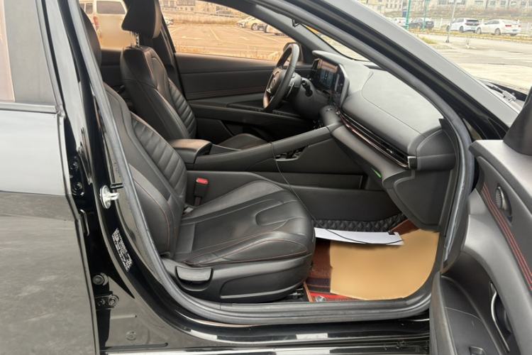 Used Hyundai Elantra 2021 240TGDi DCT TOP Flagship Edition Interior 8