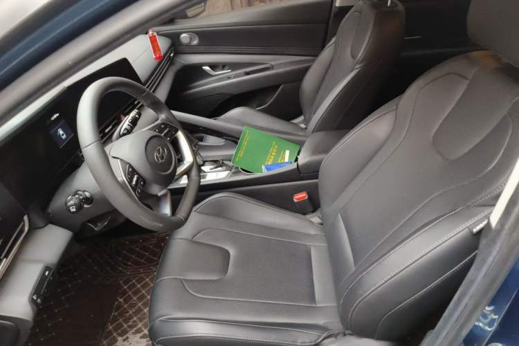 Used Hyundai Elantra 2021 1.5L CVT LUX Prestige Edition Left Front Seat