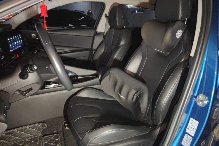 Used Hyundai Elantra 2021 1.5L CVT LUX Prestige Edition Left Front Seat