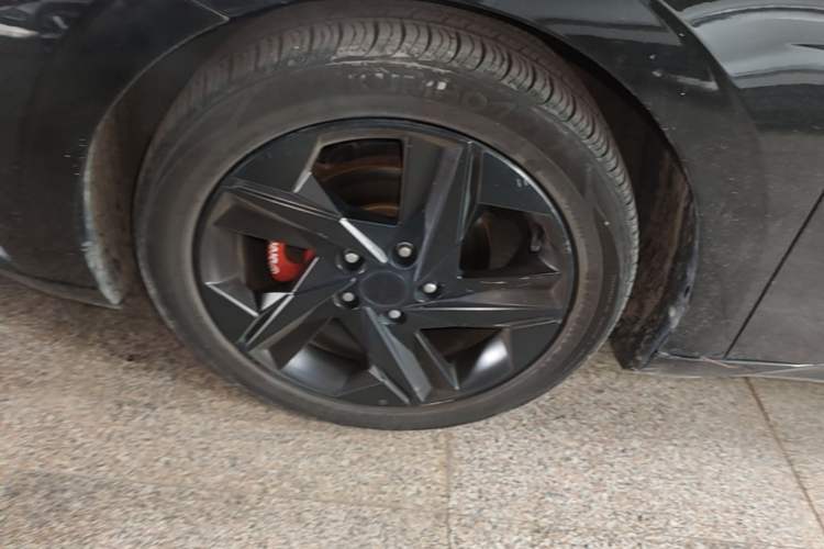 Used Hyundai Elantra 2021 1.5L CVT TOP Flagship Edition Left Front Wheel Hub