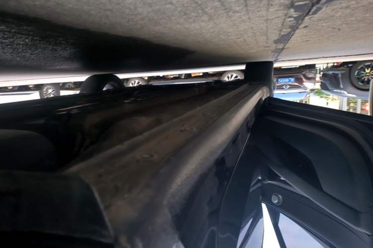Used Hyundai Elantra 2021 1.5L CVT GLX Elite Edition Left Side Sill