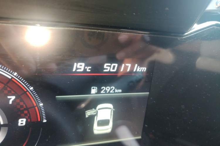 Used Hyundai Elantra 2021 1.5L CVT LUX Prestige Edition Odometer Close Up