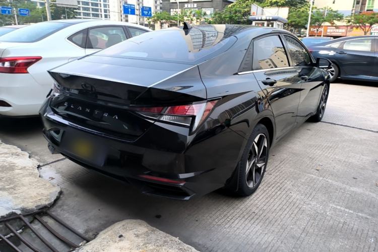 Used Hyundai Elantra 2021 1.5L CVT GLX Elite Edition Rear Right 45 Deg