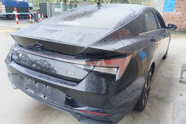 Used Hyundai Elantra 2021 1.5L CVT LUX Prestige Edition Rear Right 45 Deg