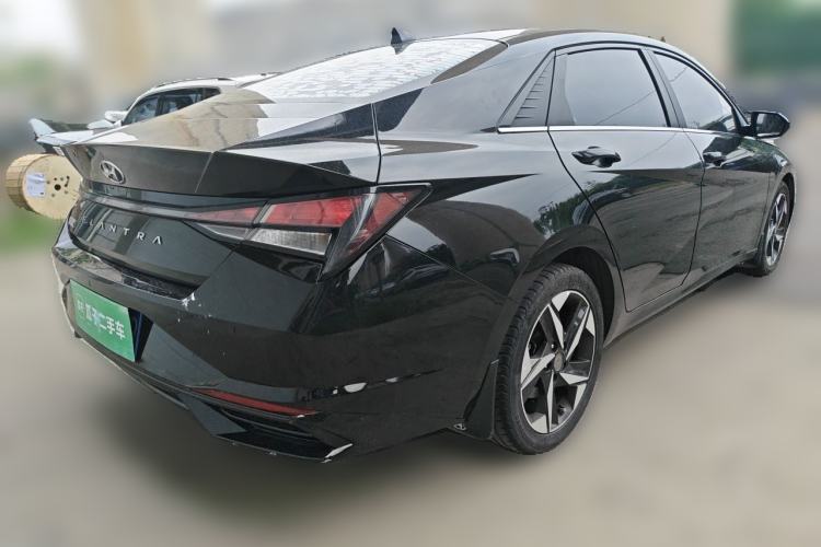 Used Hyundai Elantra 2021 1.5L CVT GLX Elite Edition Rear Right 45 Deg