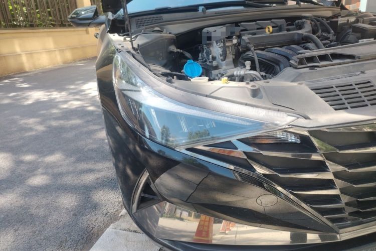 Used Hyundai Elantra 2021 1.5L CVT LUX Prestige Edition Right Front Headlight