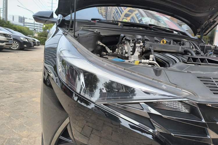 Used Hyundai Elantra 2021 1.5L CVT LUX Prestige Edition Right Front Headlight