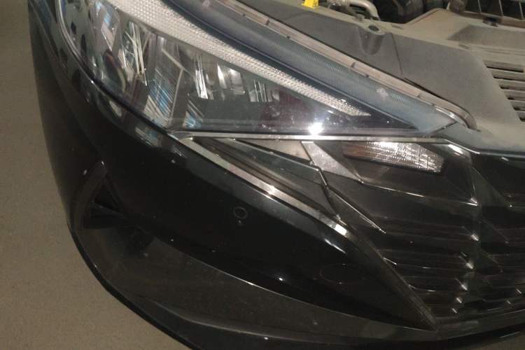 Used Hyundai Elantra 2021 1.5L CVT LUX Prestige Edition Right Front Headlight