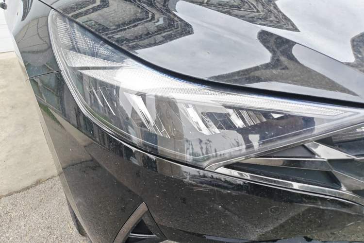 Used Hyundai Elantra 2021 1.5L CVT GLX Elite Edition Right Front Headlight