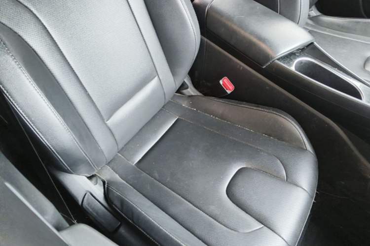 Used Hyundai Elantra 2021 1.5L CVT LUX Prestige Edition Right Front Seat