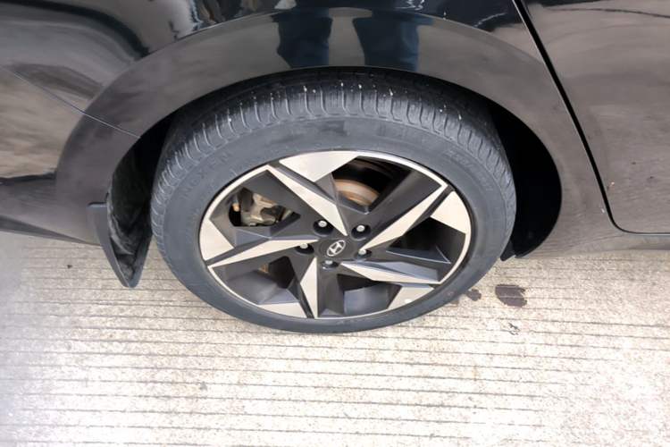 Used Hyundai Elantra 2021 1.5L CVT GLX Elite Edition Right Rear Wheel Hub