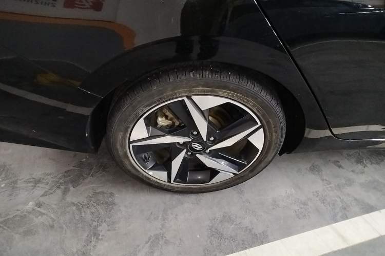 Used Hyundai Elantra 2021 1.5L CVT LUX Prestige Edition Right Rear Wheel Hub