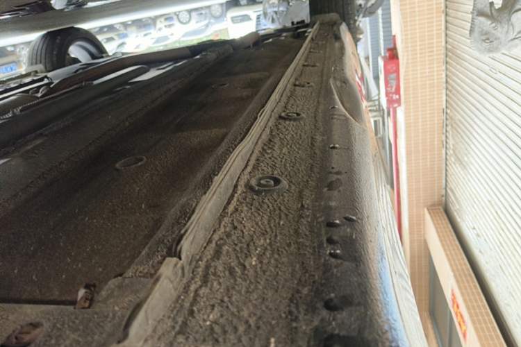 Used Hyundai Elantra 2021 1.5L CVT LUX Prestige Edition Right Side Sill