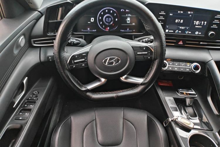 Used Hyundai Elantra 2021 1.5L CVT GLX Elite Edition Steering Wheel