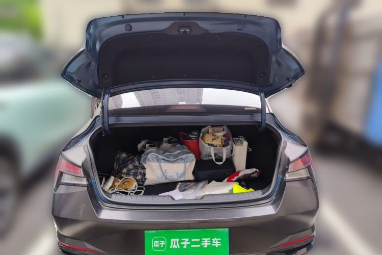 Used Hyundai Elantra 2021 1.5L CVT LUX Prestige Edition Trunk